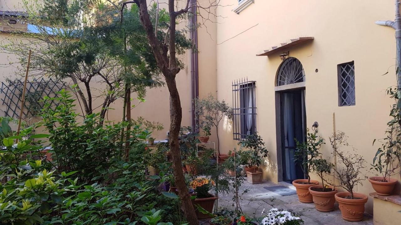 Cynthia'S Garden - Apartment With Private Garden In Santa Croce Firenze Kültér fotó