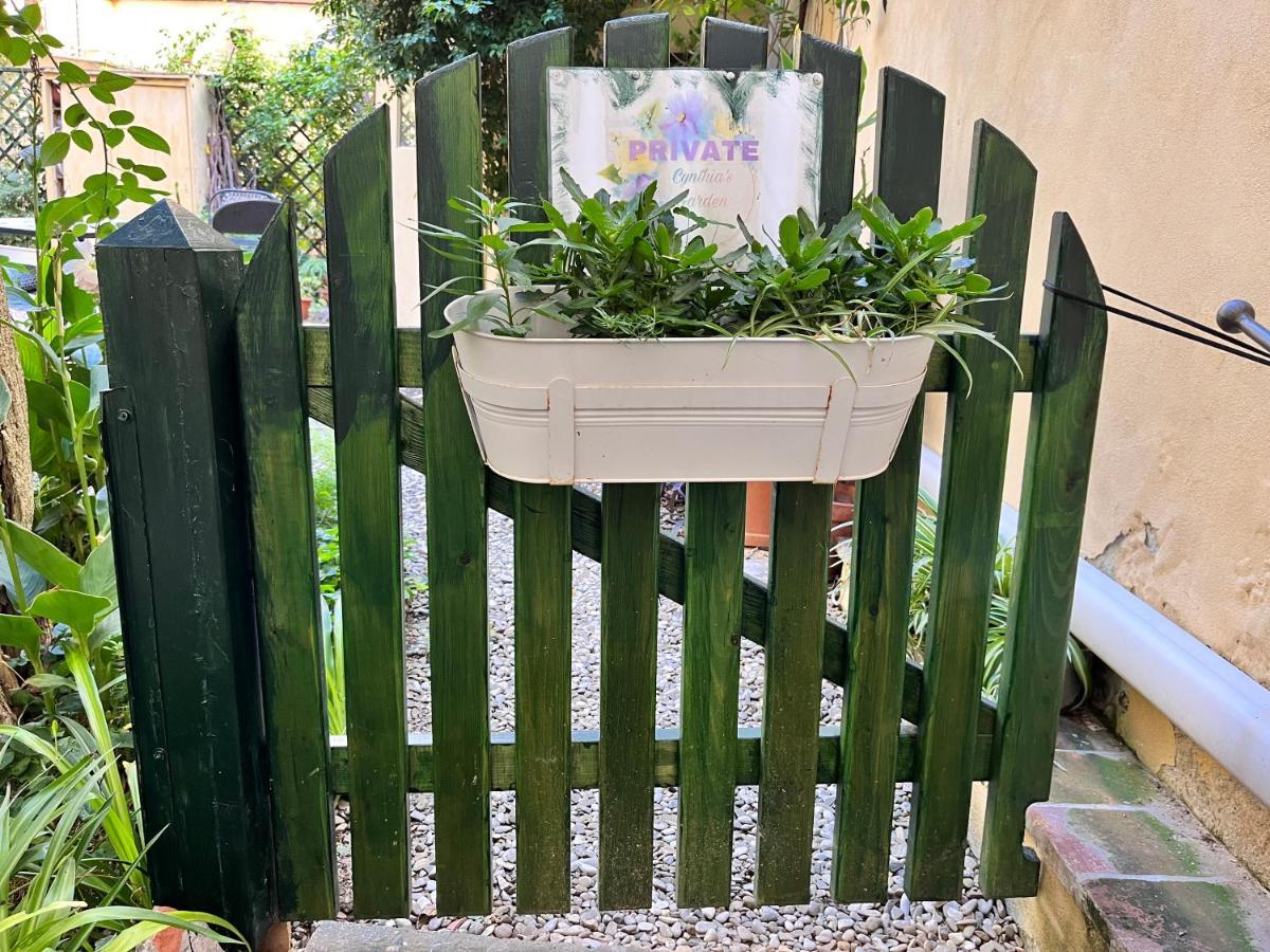 Cynthia'S Garden - Apartment With Private Garden In Santa Croce Firenze Kültér fotó